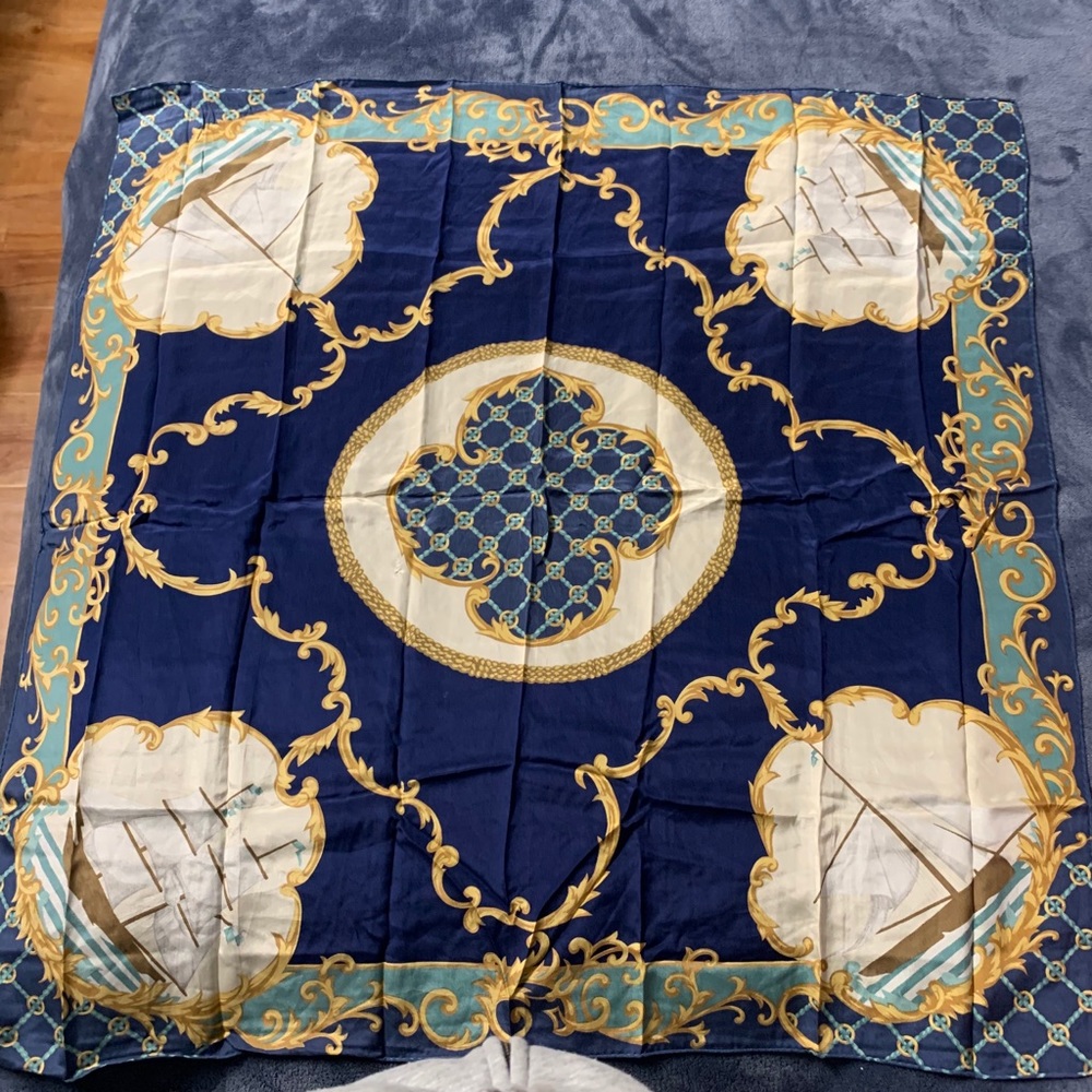 Scarf - Picture 3 of 6